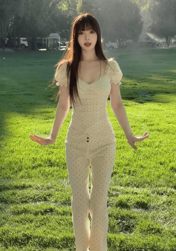 李小璐晒跳舞视频身材婀娜大长腿超吸睛