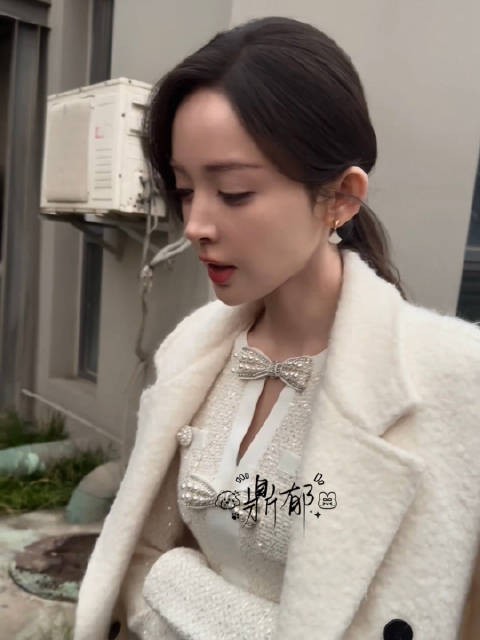 娜扎此刻的生活 如果爱姐姐是一种天赋⁃̀⩊⁃́