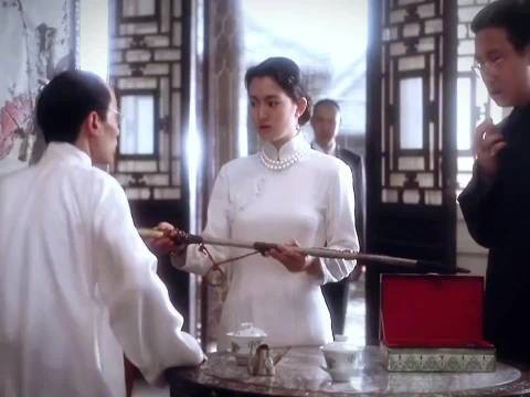 《霸王别姬》戛纳重映,这么多年过去了,终于明白菊仙才是真霸王