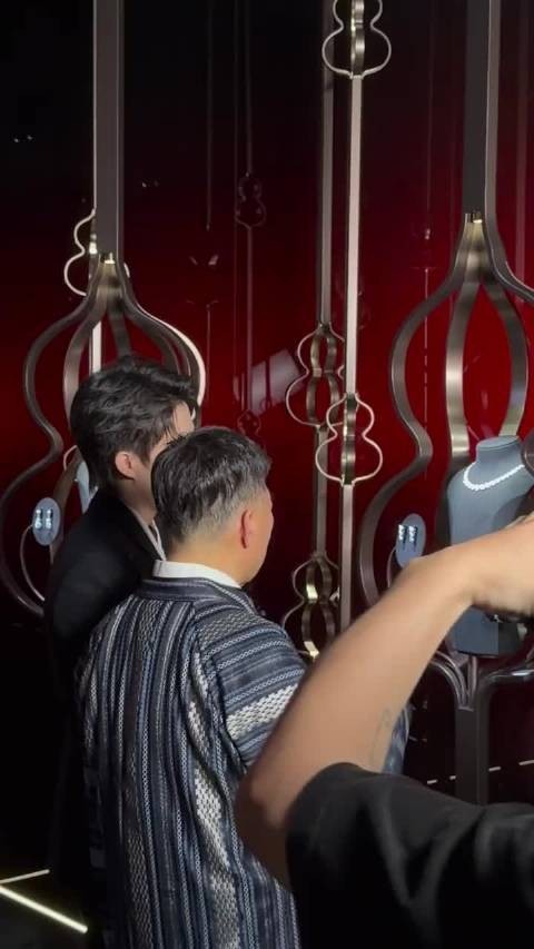 5.14王楚钦Qeelin麒麟活动听讲好认真