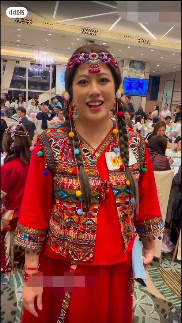 TVB前女星拒绝复出拍戏，爱女正面照引热议，老公身份依然神秘