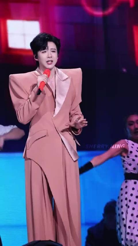 刘宇宁被粉丝称为水蜜桃本桃