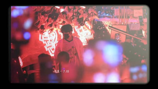 陈浚铭红海好漂亮和本人一样红， 在一片红色的爱意中迈向属于自己的14岁