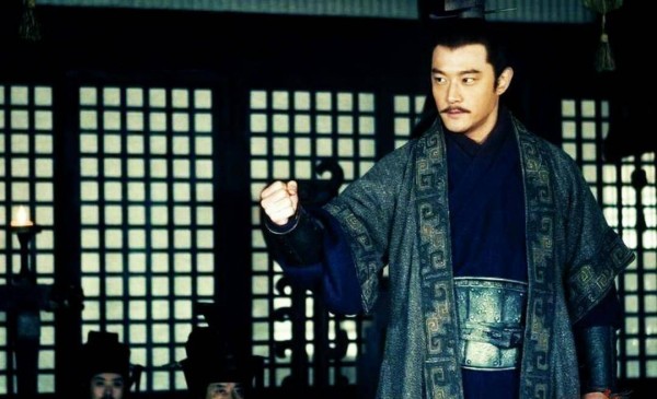 火烧赤壁居然没孔明啥事，三国演义骗了我们，历史欠周瑜一个公道