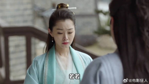 范闲与滕梓荆乘坐马车赶赴醉仙居赴约二皇子邀请，但却遭遇半路劫杀