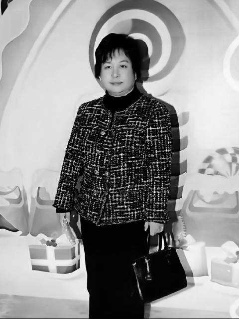 何超仪曝姐姐何超蕸全身癌细胞，没患乳癌，走得突然没留下遗言