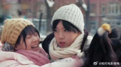 《我才不要和你做朋友呢》 穿越失控遇到17岁的老妈,母女变姐妹,这段笑喷了