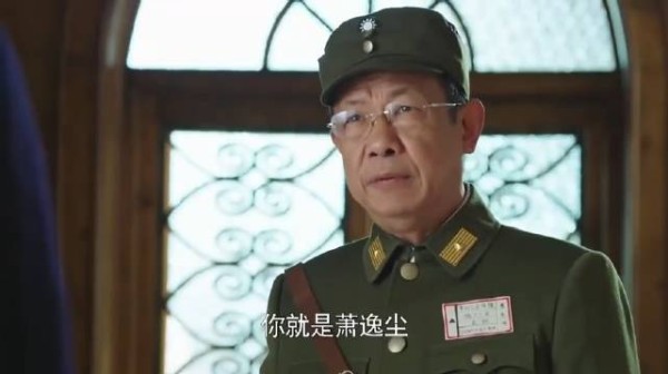 小伙上门认舅舅,旅长认为是假的,看见姐姐遗物泪目
