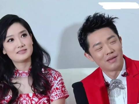 曾毅儿子不会唱歌，会几个词就行了 凤凰传奇