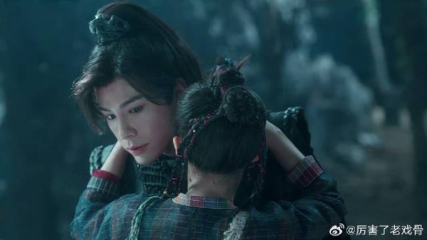 阁主下了死命令 结黎为了保护大黑龙,选择牺牲小兰花