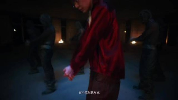 早安新歌MV切换剧情风，戏瘾上头表演自如