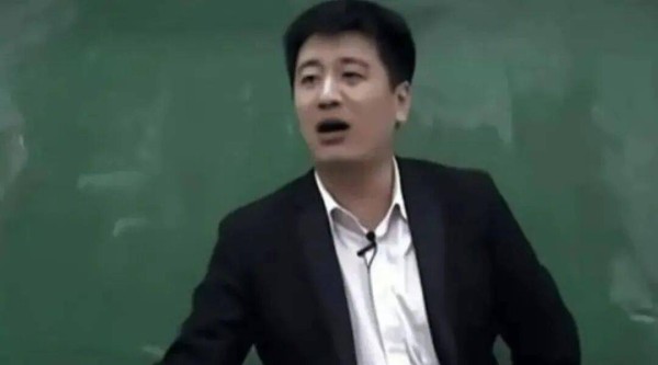 张雪峰猝死不到2月,小沈阳被紧急送往就医,已是10天内第二次
