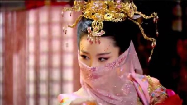 她如何将妩媚与端庄悄然融合?张馨予版妲己,美得摄魂,媚得恰到好处
