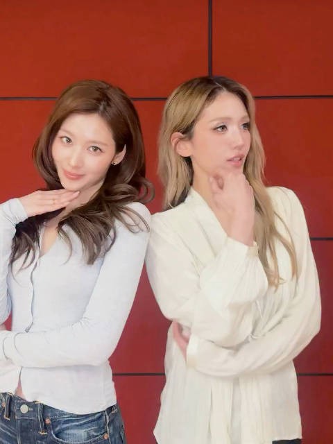 Somi与Sana合作挑战舞蹈视频