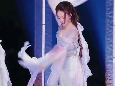 李小冉北舞大师姐舞蹈实力惊艳亮相乘风2026