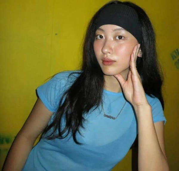 陈奕迅女儿翻唱引争议,乐坛判官直斥声色艺都无,网民反应两极