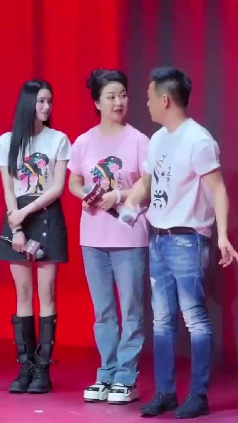 张嘉译孙浩刘浩存窦骁王晓晨亮相西安首映礼