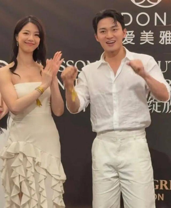 TVB新生代小生小花活动，粉丝反应火爆，高情商回答引全场爆笑