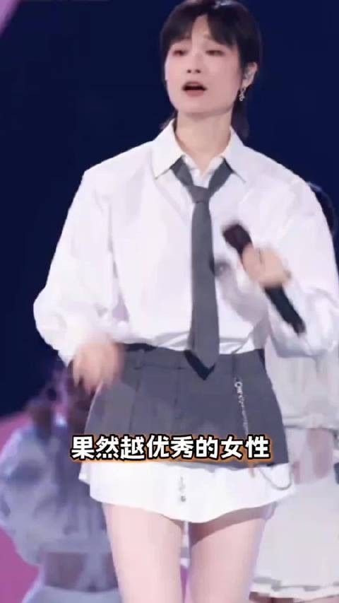 李宇春低调作风引热议,无热搜绯闻营销