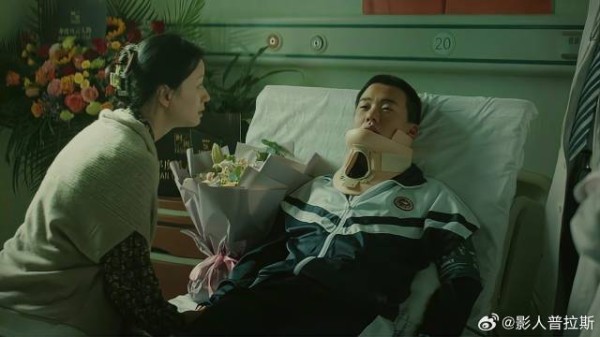 儿子意外惊醒，以为父亲会格外激动，结果竟然慌了神！