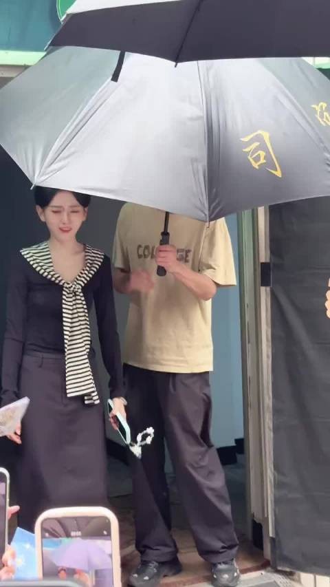 今天是小哭包宋祖儿，我女好瘦