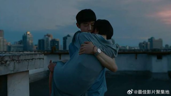 女孩父母双亡，如今唯一能寄托的人，就是爱她的男友！