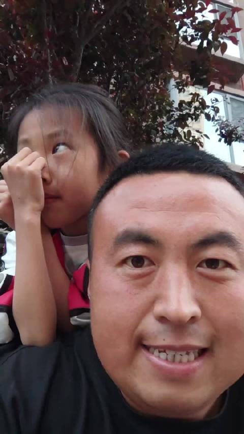 女儿都忍不住了