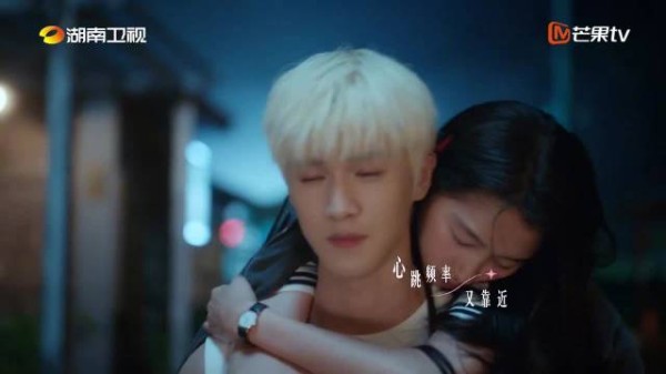 关晓彤李昀锐献唱《一百颗星星》