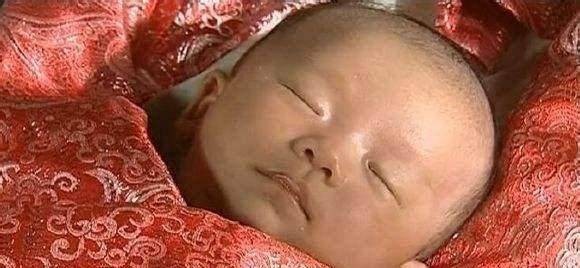 因为不喜欢妻子，他给儿子取名叫劫生，结果七岁那年出事了