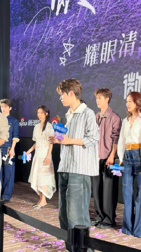 姚景元剧宣跳TFBOYS宠爱,害羞开场可爱演绎