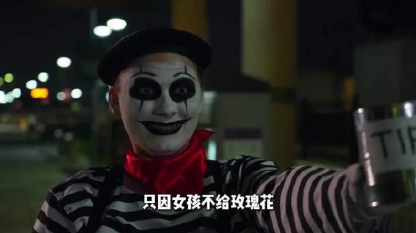 玫瑰花绽放的暗夜