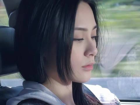 “谁说演员不能看镜头”