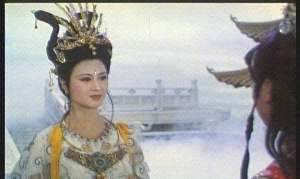 太虚幻境,警幻仙子为何安排秦可卿给宝玉?还说她兼具钗黛之美?