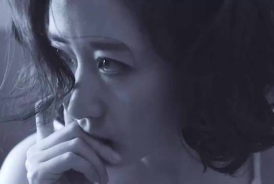 空虚女人偷偷奖励自己