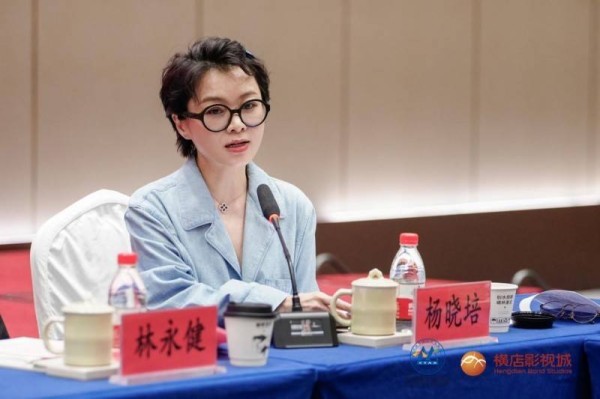 文艺座谈会参加人员__文艺界座谈会发言