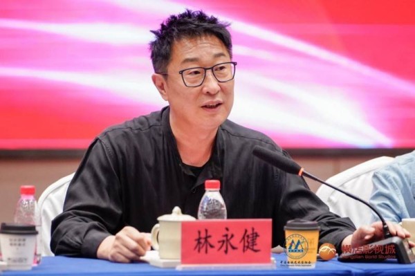 文艺座谈会参加人员__文艺界座谈会发言