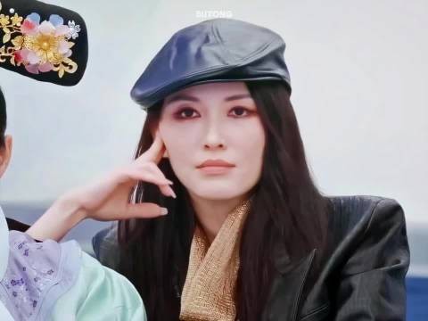 徐洁儿乘风舞台后台暖心照料队友显姐姐气场