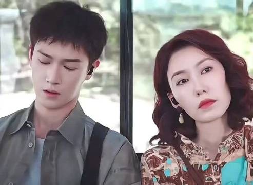 耀眼里的李昀锐高露就是传说中的母子相吧