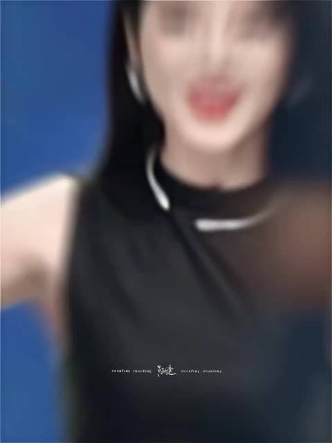 代斯浪姐彩带舞台照展现超强掌控力