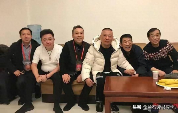 杨议，点评郭德纲：他站在台上，第一是土，第二是流里流气