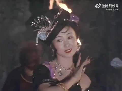 全剧最妖娆的舞蹈是她刚生完孩子跳的，以前的演员都是有功底的！
