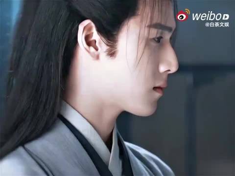 李昀锐从沙场战将到都市少年,战损神态切换自如