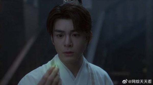 李莲花带方多病来客栈 哪料竟把疑点通通点破,见多识广