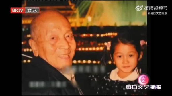 国民闺女的名号可不是白来的！观众从小看着长大的@关晓彤 ，等比例长大