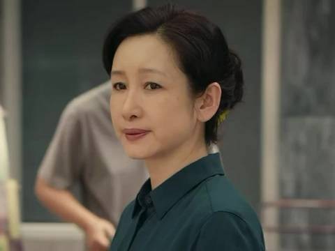 秦海璐发文告别花彩香角色，演绎戏台一生风骨
