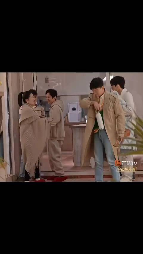 谢娜张杰让何炅睡主卧引热议