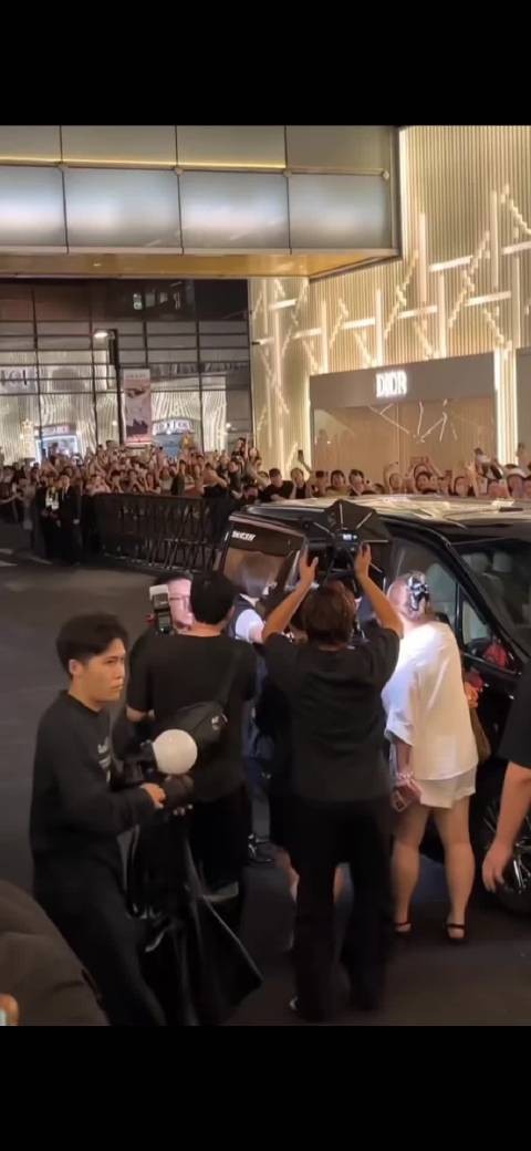 这套衣服也只有杨幂可以驾驭吧?