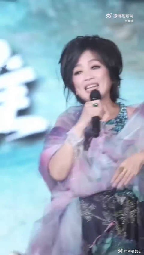 者来女满心崇拜看齐豫，一番心里话打开情绪闸门，二人同步眼眶泛红
