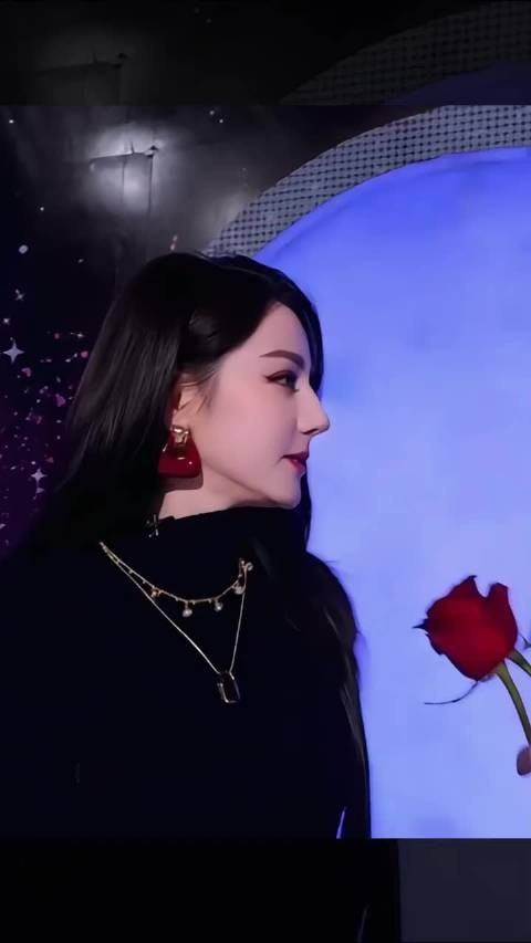 啊?!大早上看到迪丽热巴陈飞宇恋情天塌了,吃瓜不信瓜,美女独美
