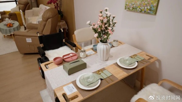 深夜那通电话背后,居家养老的困局如何破解?